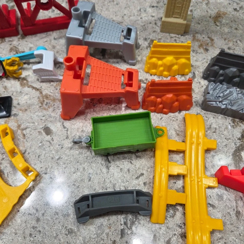 Fisher-Price Thomas TrackMaster Replacement Parts Lot Station Bridge Gas Station